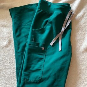 HUNTER GREEN FIGS. Size SMALL